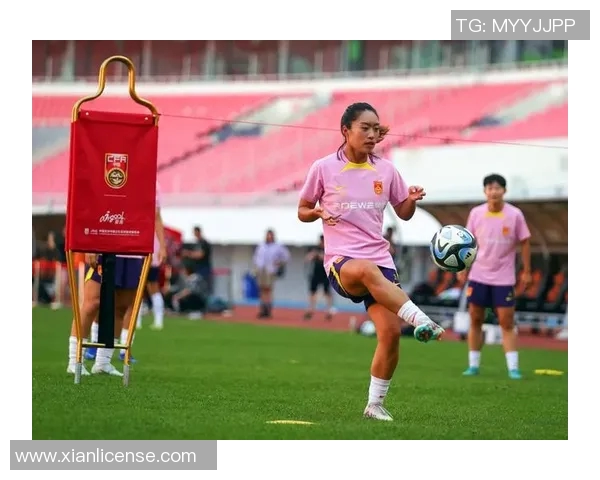 西甲球队破天荒组织全明星球迷观赛活动，场面壮观